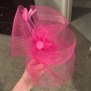 Pink fascinator